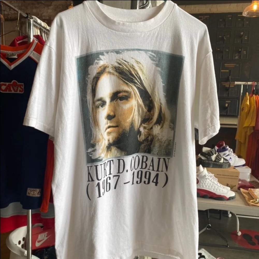 KURT COBAIN MEMORIAL TEE